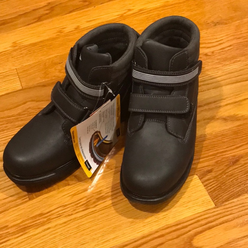 Boys boots